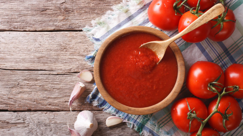 Aprenda a fazer molho de tomate caseiro
