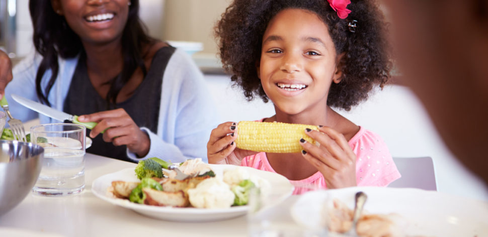 Dicas para criar filhos que comem comida saudável