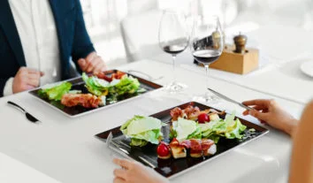 Sim, comer fora de casa de maneira saudável é possível