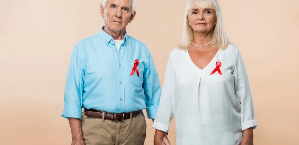 Idosos com HIV: saiba por que estão aumentando os casos