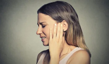 Dor de ouvido pode ter diversas causas; veja como tratar