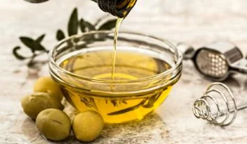 Azeite de oliva: como escolher para garantir a qualidade no seu prato