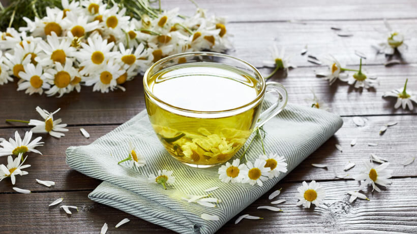 Chá de camomila: benefícios e como fazer