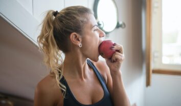 Comer maçã pode dar fome? Descubra resposta