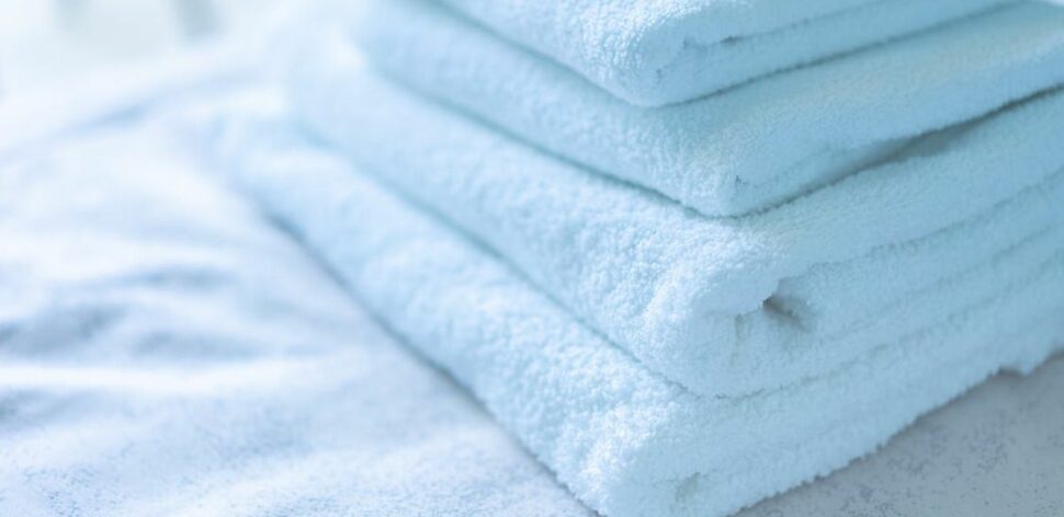 Qual a frequência ideal para lavar as toalhas e evitar riscos à saúde?