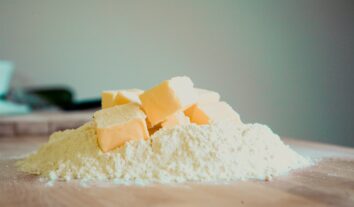 Margarina ou manteiga: qual é a opção mais saudável?
