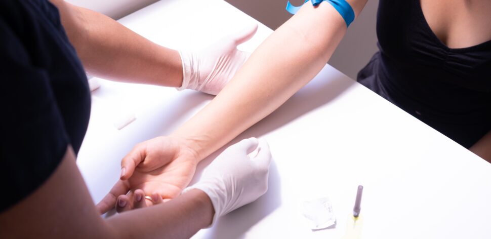 Novo exame de sangue determina idade biológica de órgãos e prevê riscos à saúde