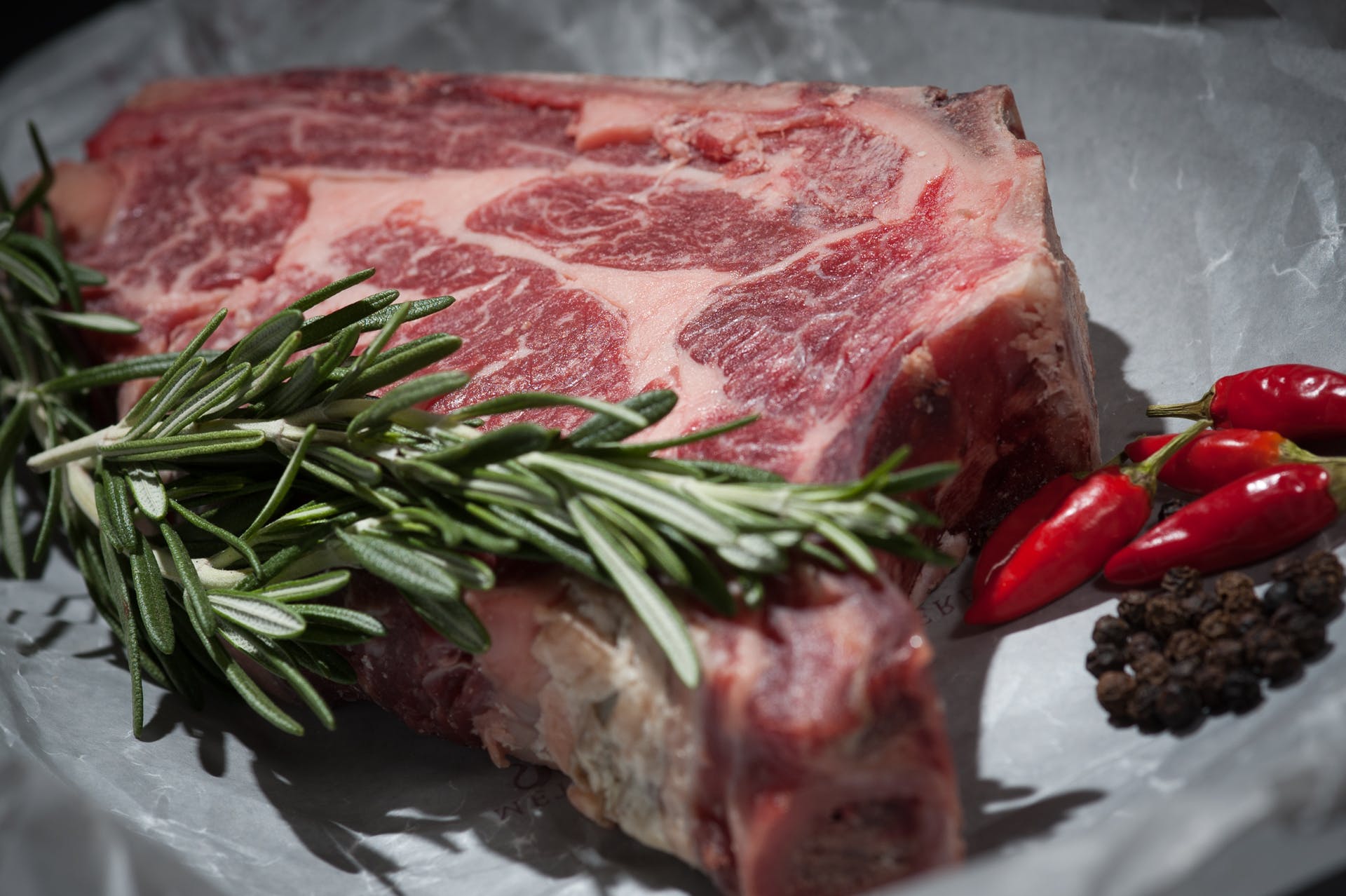 Does red meat rot in the intestines?  See myths and facts