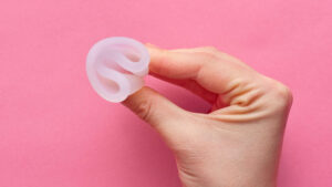 Coletor menstrual: o que é, como usar e quais os benefícios - Foto: Freepik.com