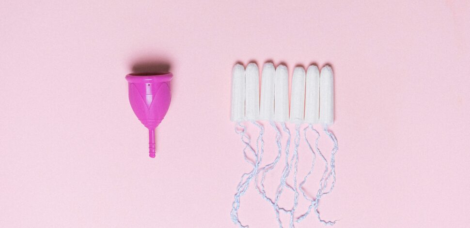 Qual é o jeito certo de usar o coletor menstrual?