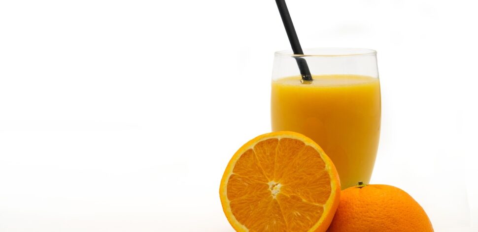 Faz bem tomar suco de laranja diariamente?