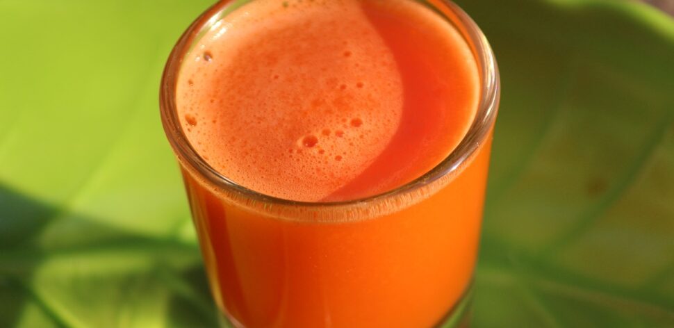 Suco de cenoura é antioxidante? Veja como preparar a bebida