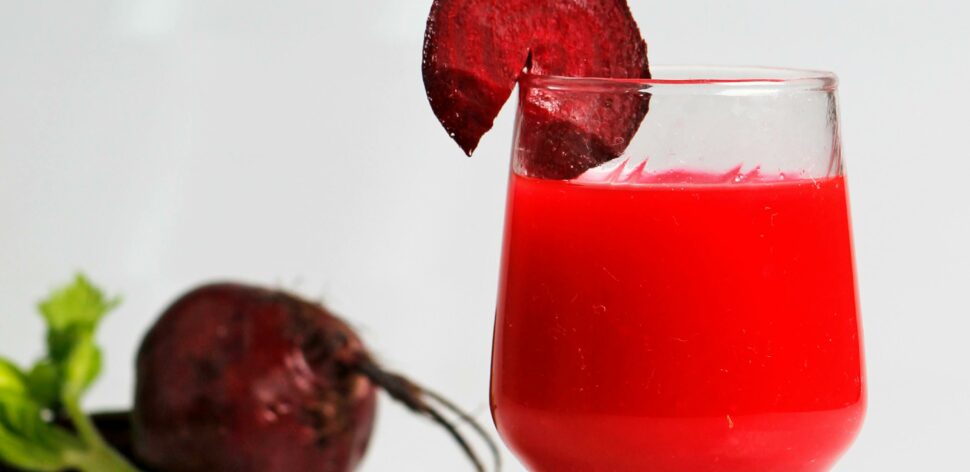 Suco de beterraba com cenoura: veja receita e benefícios da bebida