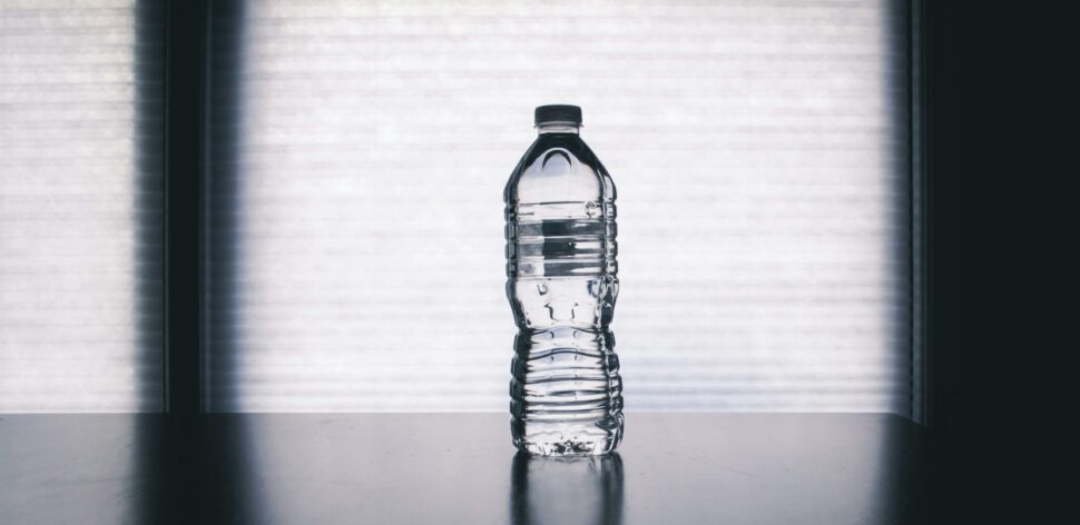 É verdade que tomar água emagrece? Descubra a resposta