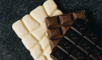 Quer regular o colesterol? Chocolate pode ajudar; veja 5 benefícios do cacau