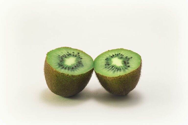 comer-a-casca-do-kiwi