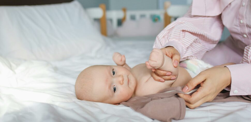Simpatias para cólica de bebês funcionam? Descubra a verdade