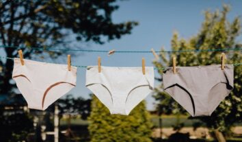 Qual é a melhor maneira de lavar calcinhas e cuecas?