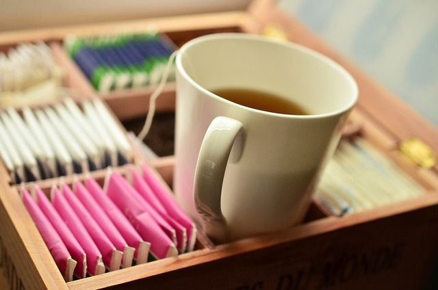 Quatro chás para aliviar os sintomas da menopausa