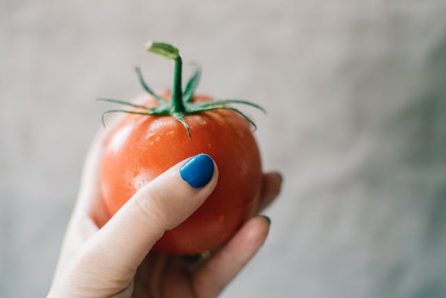 Incluir tomate na alimentação diária, ajuda a reduzir os riscos de AVC?