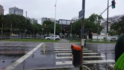 Cidade após uma chuva.