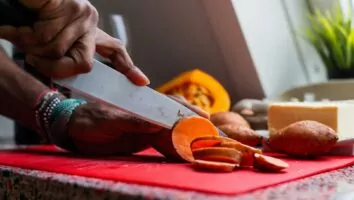 Suco energizante de batata-doce com gengibre; veja receita