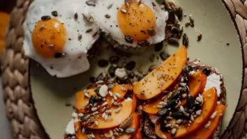 Comer ovo com gema mole pode ser perigoso para a saúde? Estudo responde