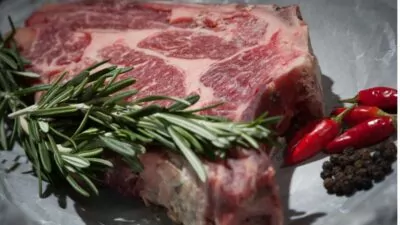 O segredo da carne está no tempero certo e no tempo ideal de cozimento