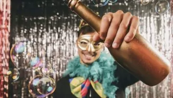 Consumo de álcool no Carnaval: riscos ocultos, impacto na saúde e guia de redução de danos